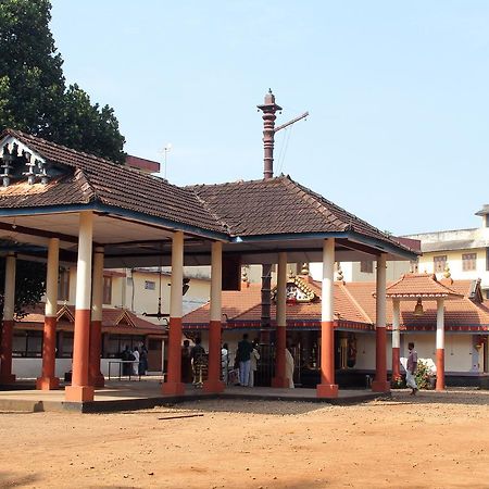 Swades Residency Hotel Cheruvalli Exterior photo