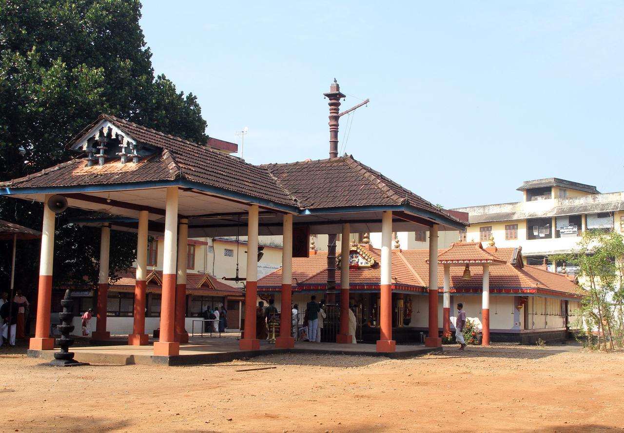 Swades Residency Hotel Cheruvalli Exterior photo